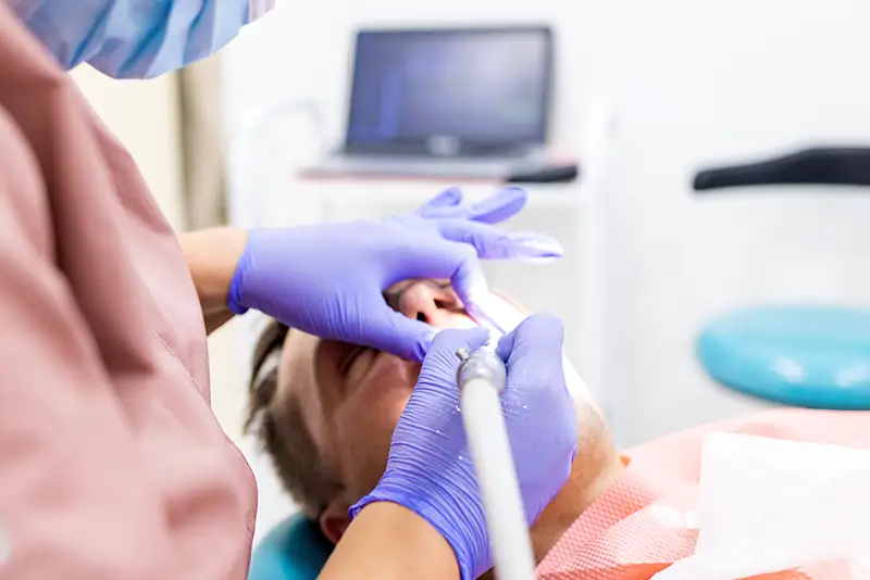 Parodontologia - Studio Dentistico Poggio - Dentista a Milano, Duomo